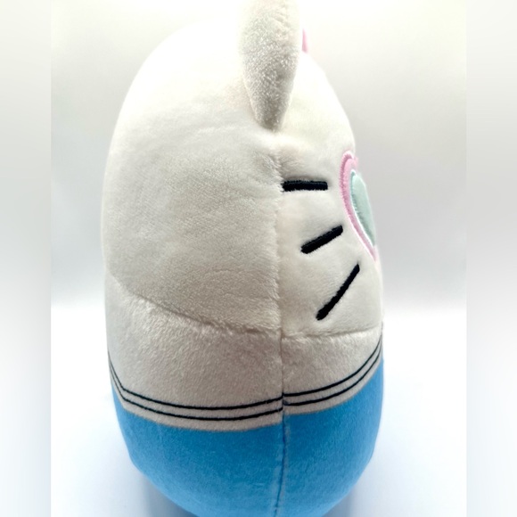 Hello Kitty 8” Sailor Squishmallow - Picture 10 of 11